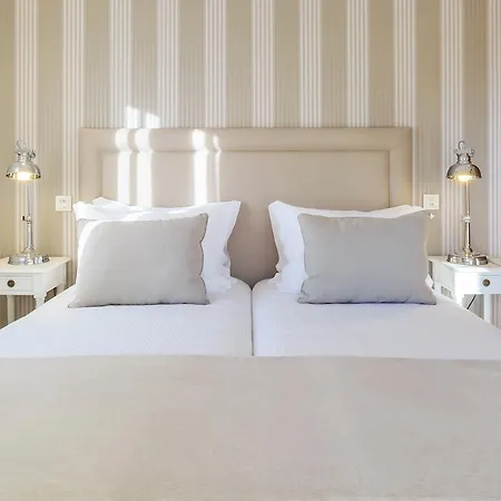 The Crest Guest house