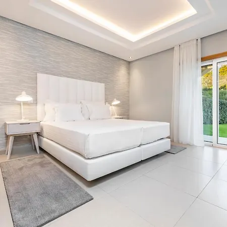 The Crest Guest house